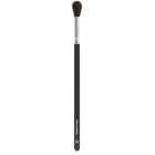 Заостренная кисть для складок Tapered Crease Brush