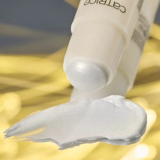 Хайлайтер в стике Glass Like Highlighter Stick, 010 Keep It Glassy - 4