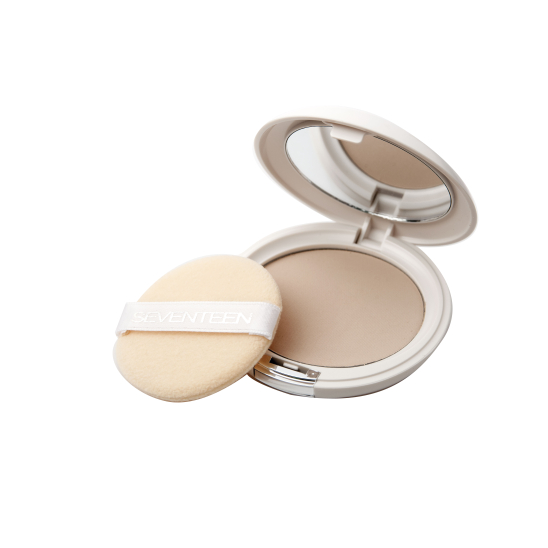 Пудра для лица компактная шелковая Natural Silky Compact Powder, 01 полупрозрачный 5121401E