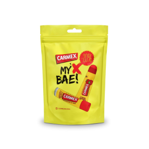 Carmex - Набор бальзамов для губ Carmex, 2шт. в упаковке, классический в стике + с ароматом клубники в тубе